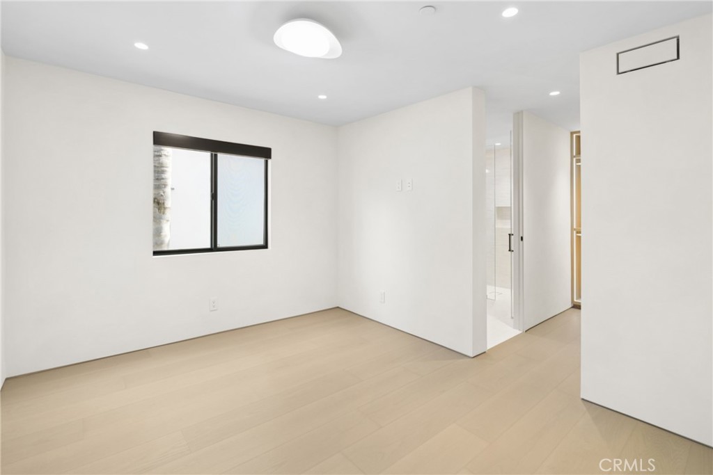 503 J Property Photo 35