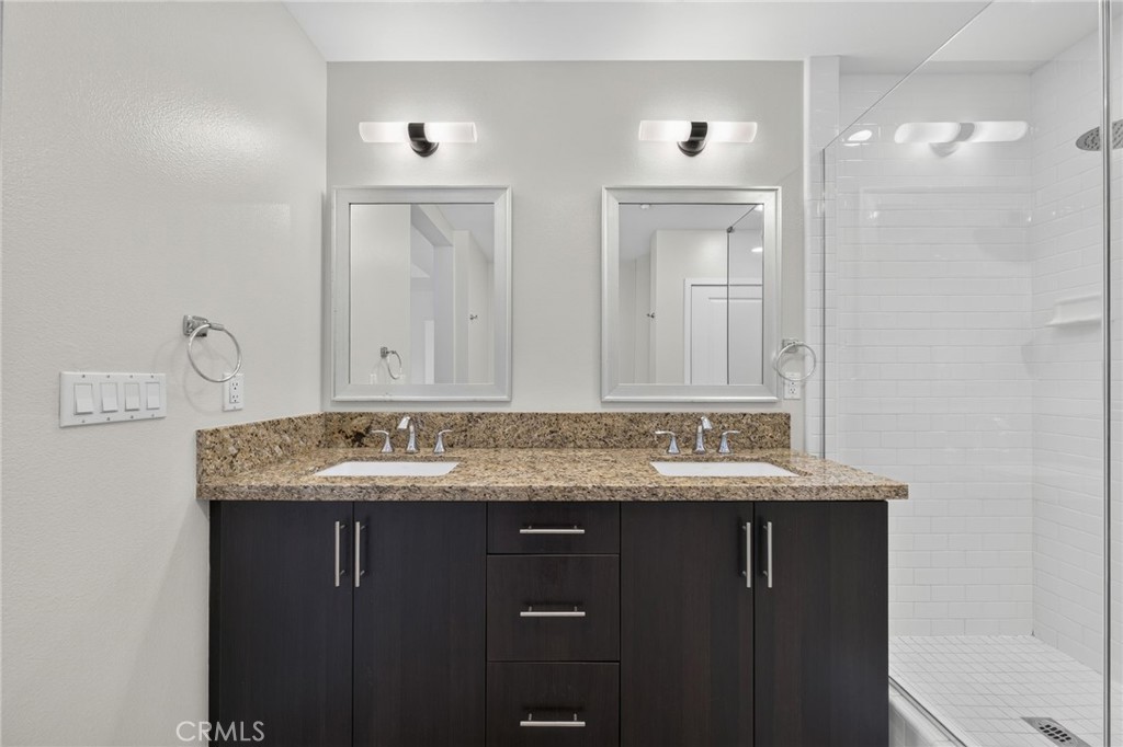 21 Gramercy 309 Property Photo 17