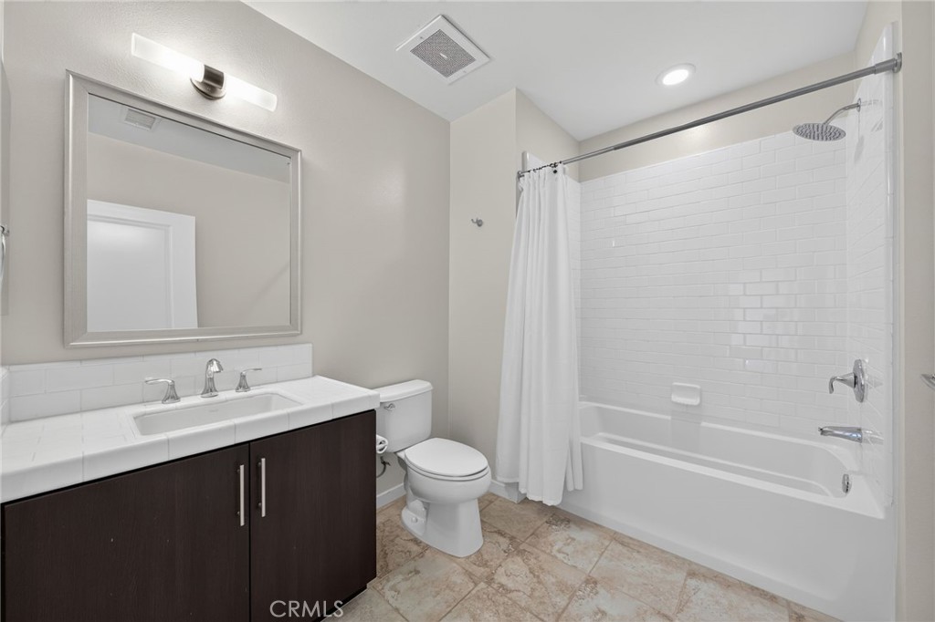 21 Gramercy 309 Property Photo 22