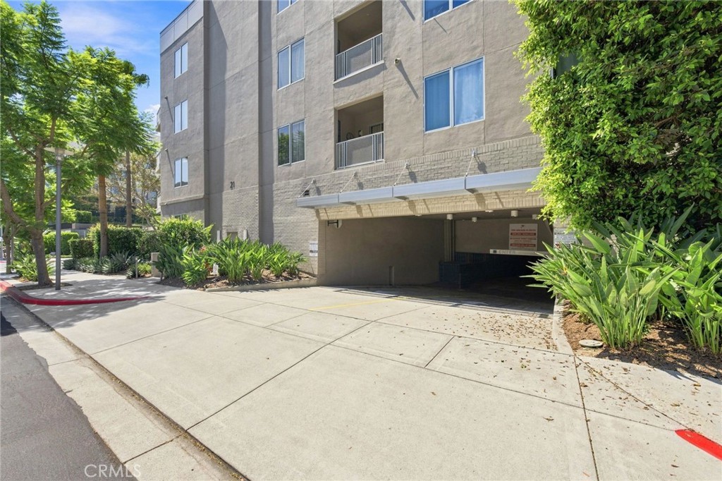 21 Gramercy 309 Property Photo 26