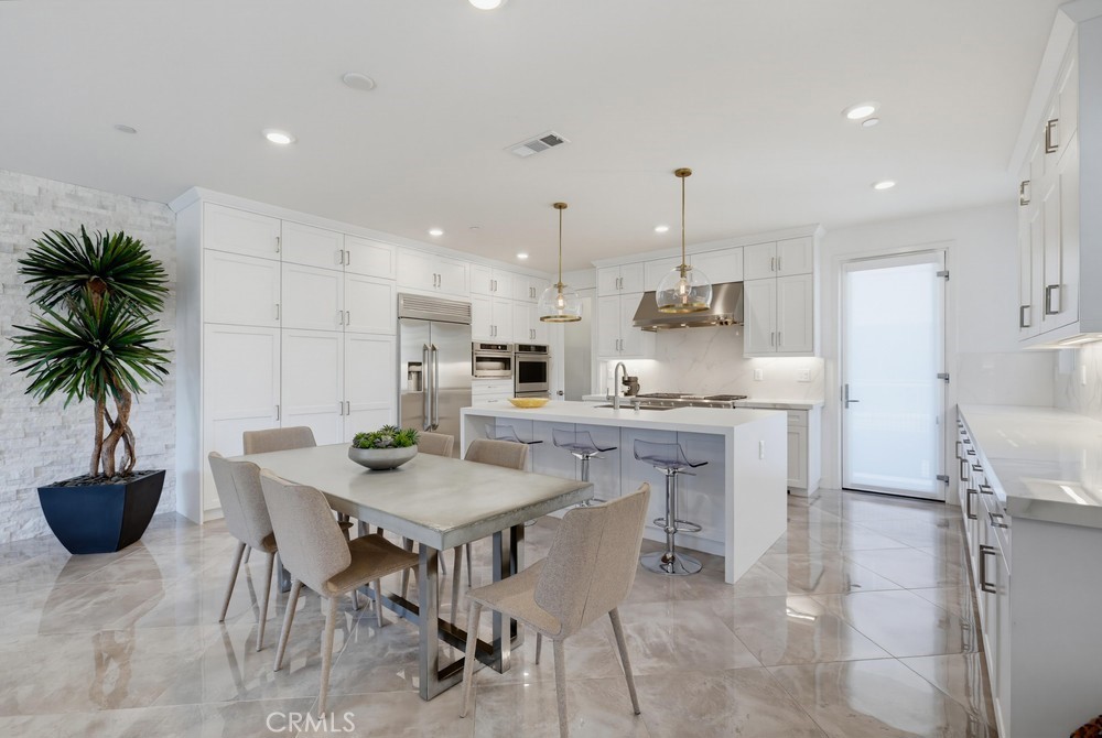 162 Bowery Property Photo 17