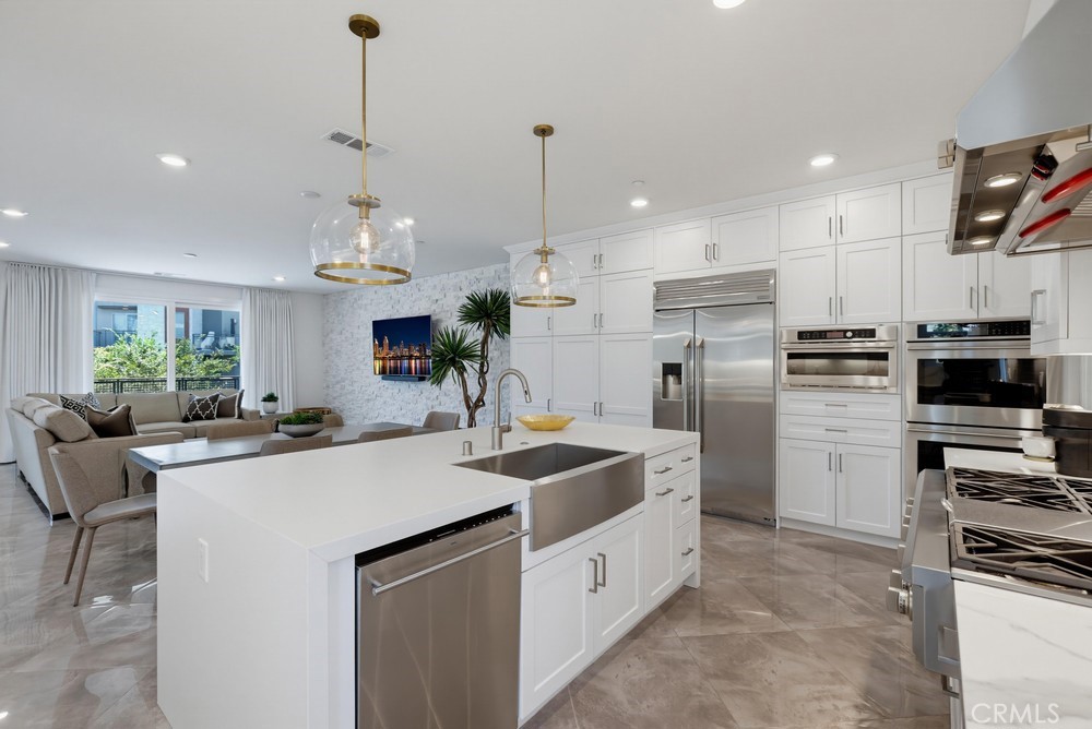 162 Bowery Property Photo 25