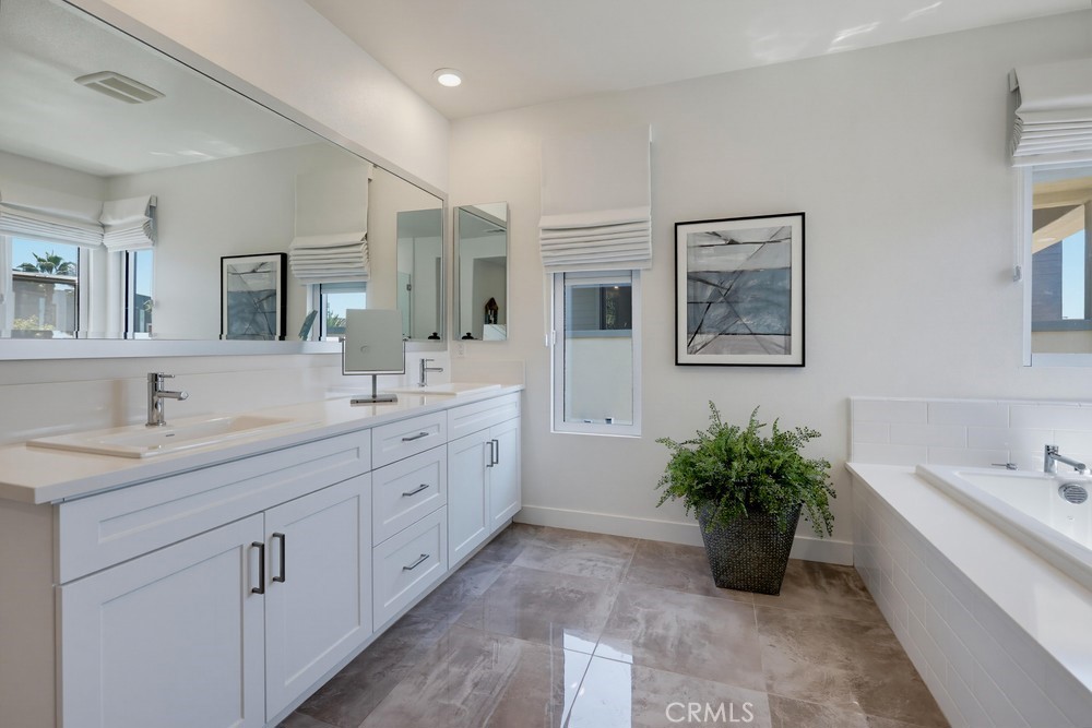 162 Bowery Property Photo 49