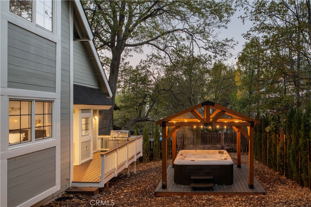 1037 Beaver Property Photo 3