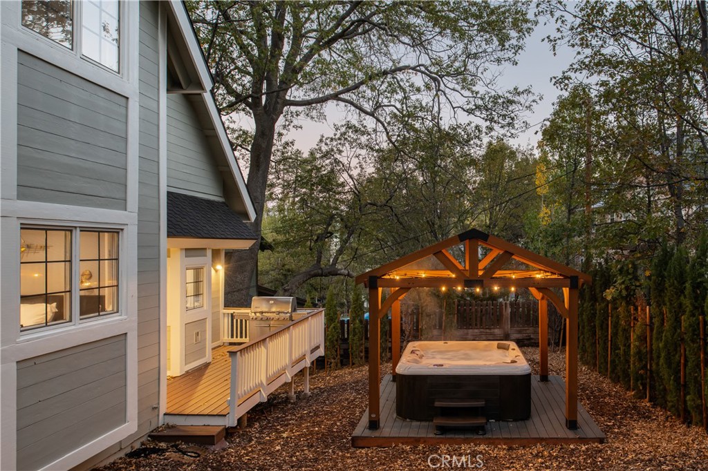 1037 Beaver Property Photo 3