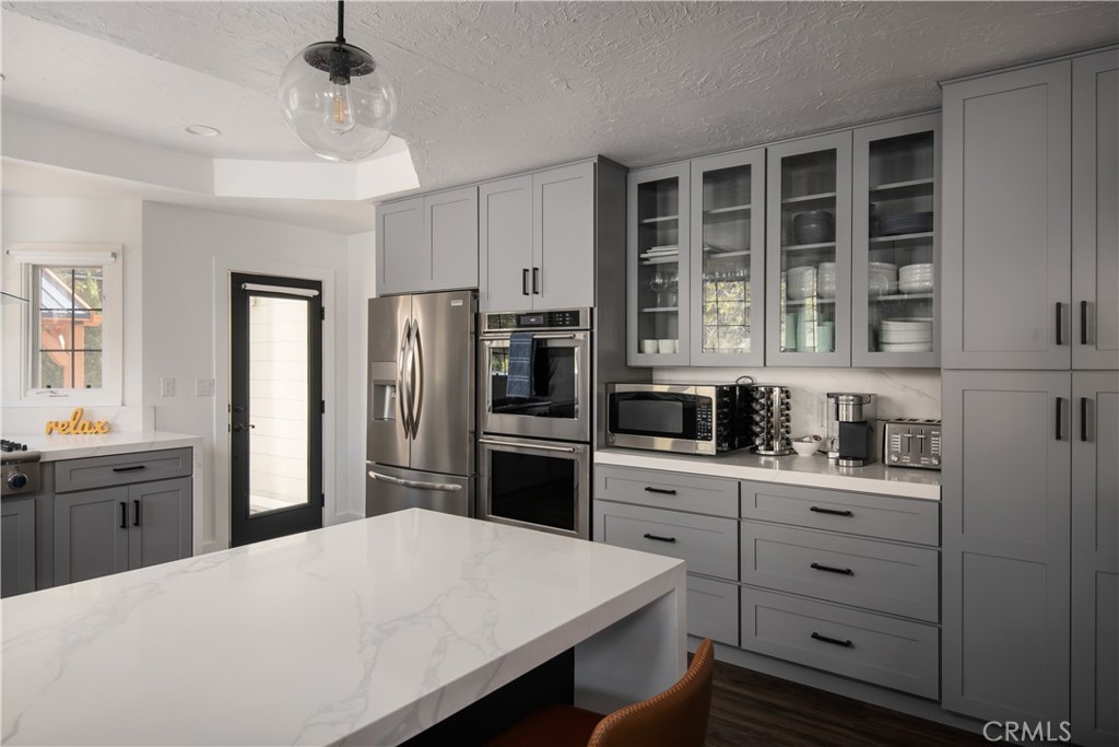 1037 Beaver Property Photo 11