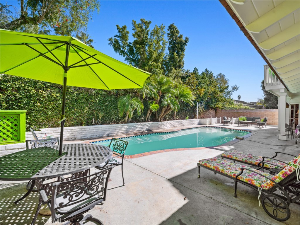 1924 Leeward Lane Property Photo 4