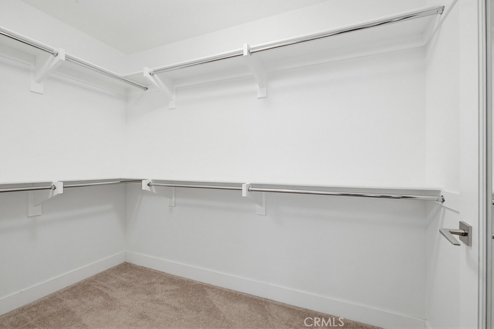 402 Rockefeller 406 Property Photo 40