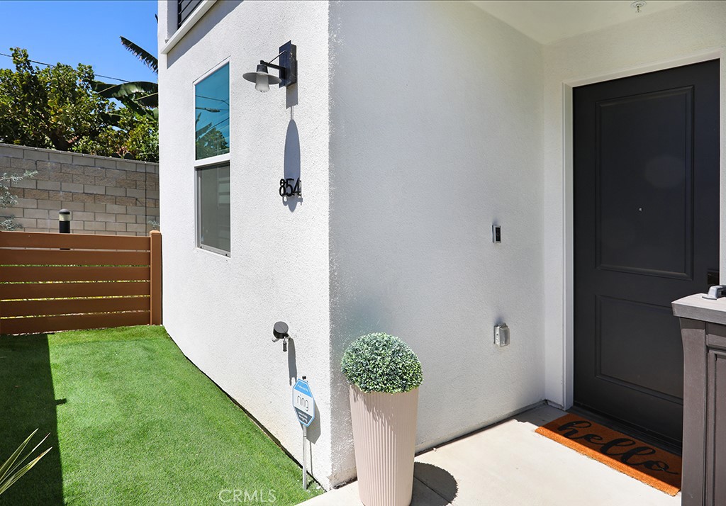 854 S Harbor Blvd Property Photo 4