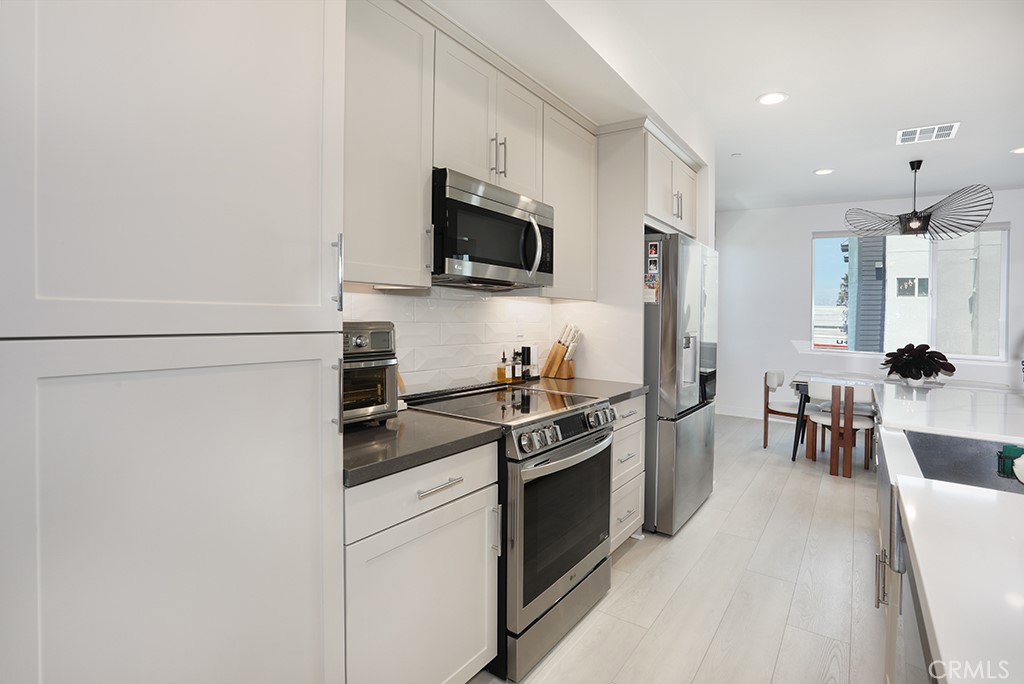 854 S Harbor Blvd Property Photo 17