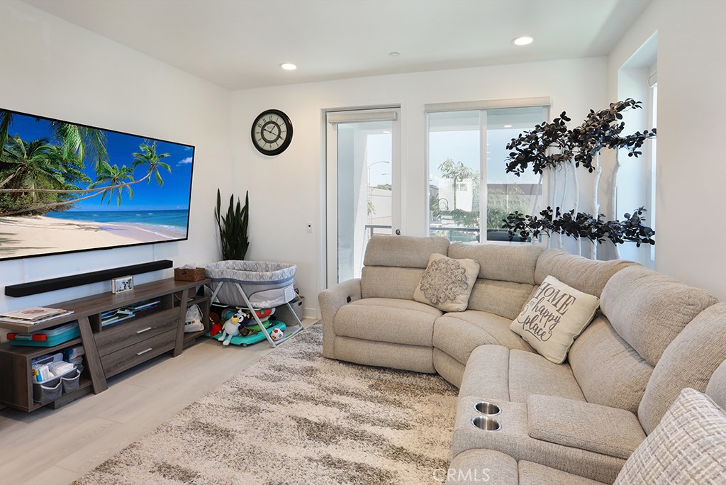 854 S Harbor Blvd Property Photo 19