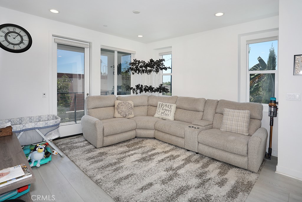 854 S Harbor Blvd Property Photo 20