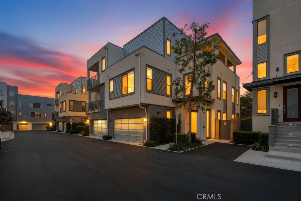 141 Tribeca Property Photo
