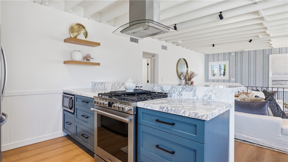 6601 Seashore Property Photo 7