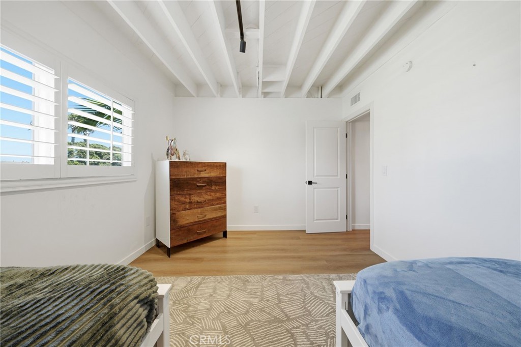 6601 Seashore Property Photo 13