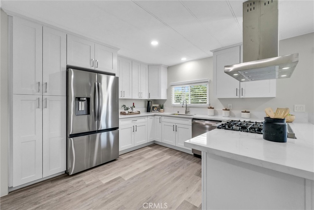 21425 Apricot Property Photo 4