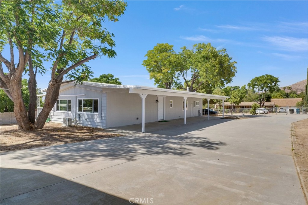 21425 Apricot Property Photo 23