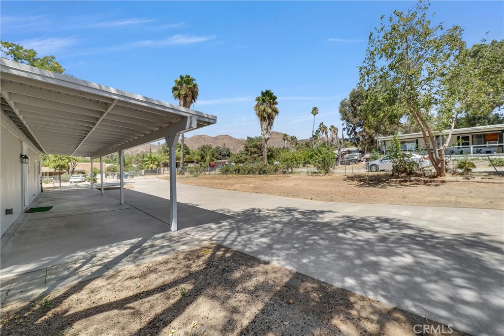 21425 Apricot Property Photo 28