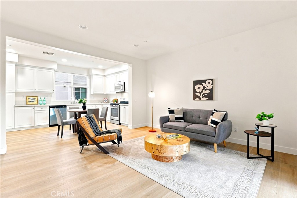 184 Royal Property Photo 1
