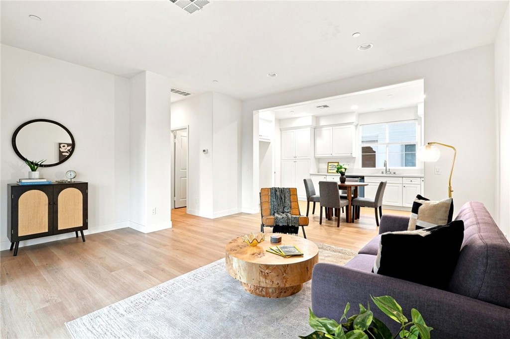 184 Royal Property Photo 10