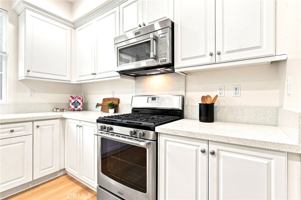 184 Royal Property Photo 12