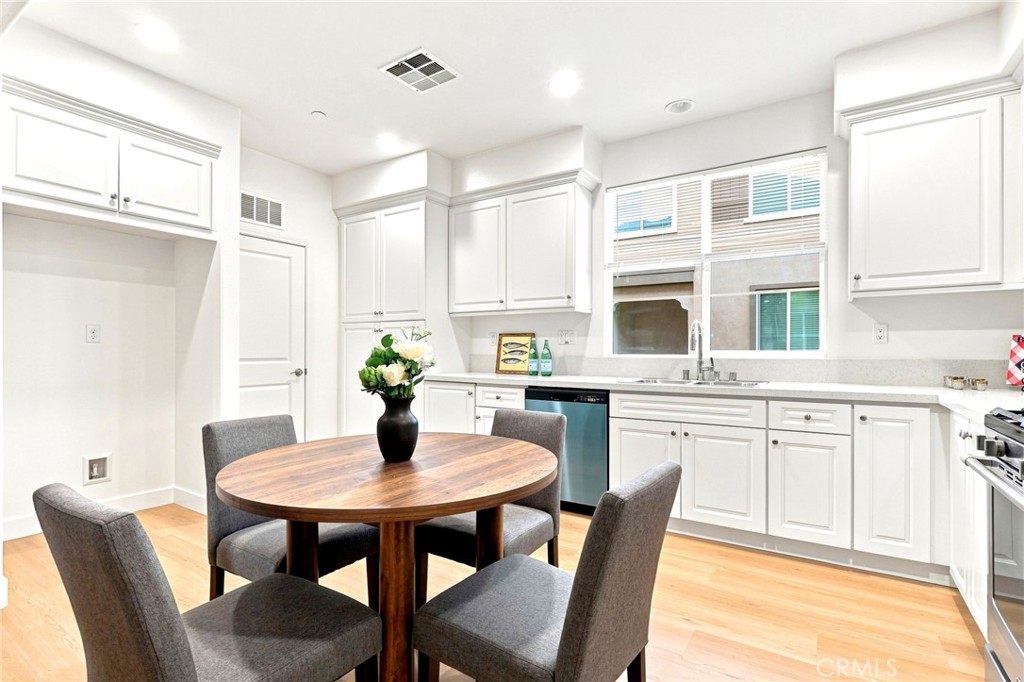 184 Royal Property Photo 17