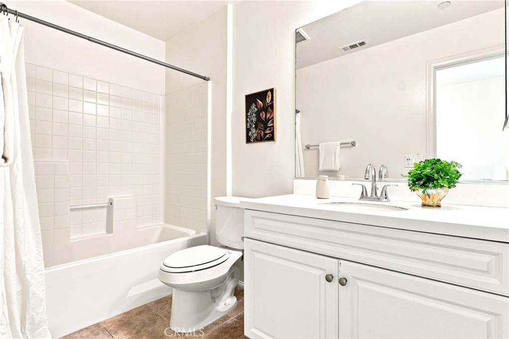 184 Royal Property Photo 24