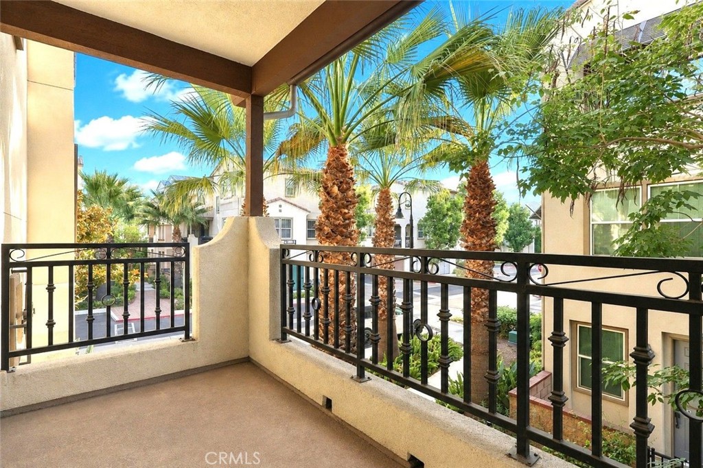 184 Royal Property Photo 27