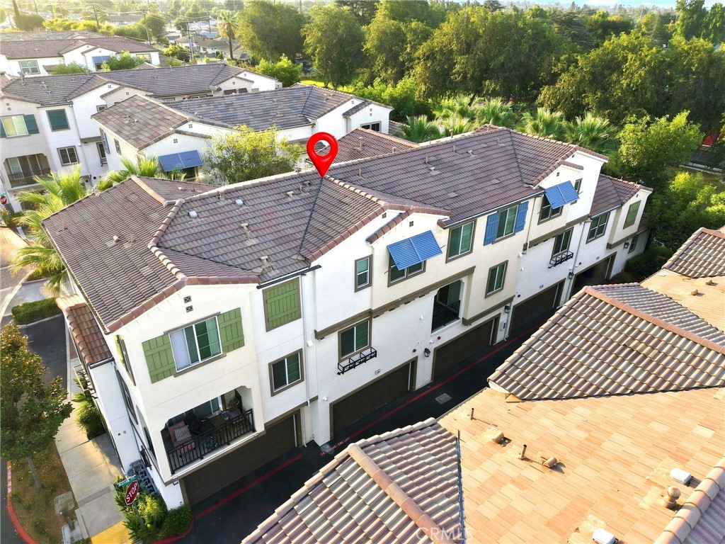 184 Royal Property Photo 31