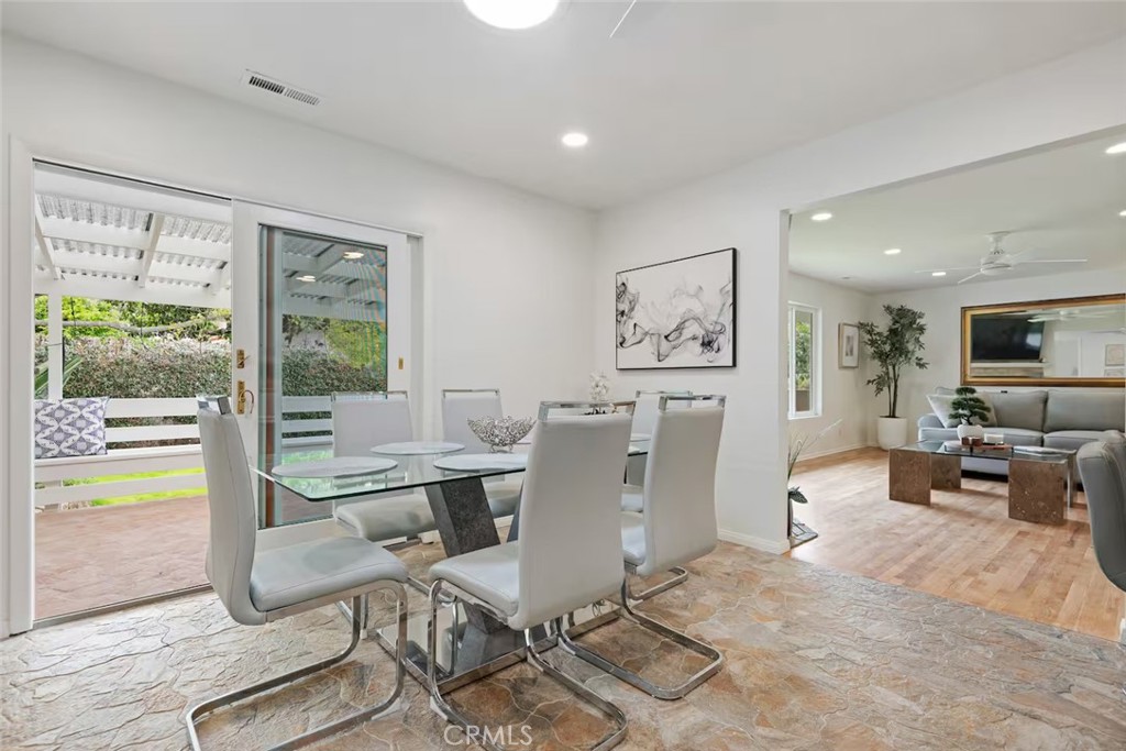 56 La Vuelta Property Photo 9