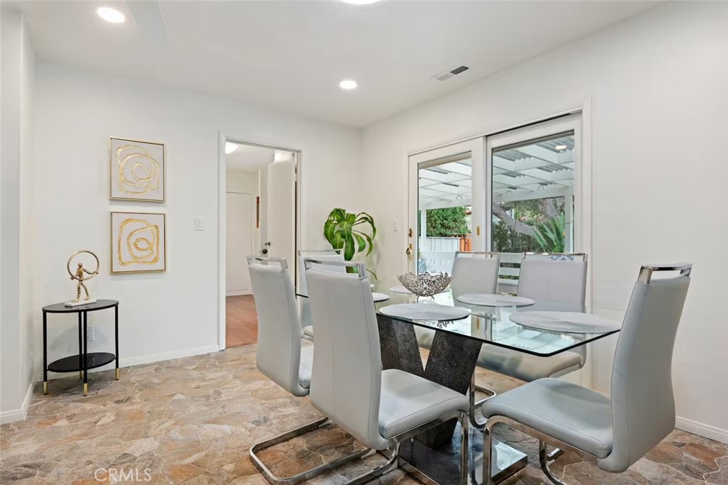 56 La Vuelta Property Photo 10