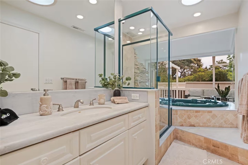 56 La Vuelta Property Photo 20