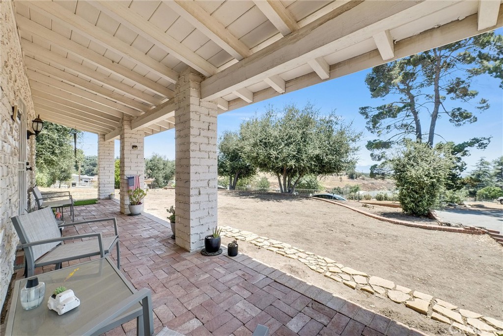 9300 Oak Glen Property Photo 6
