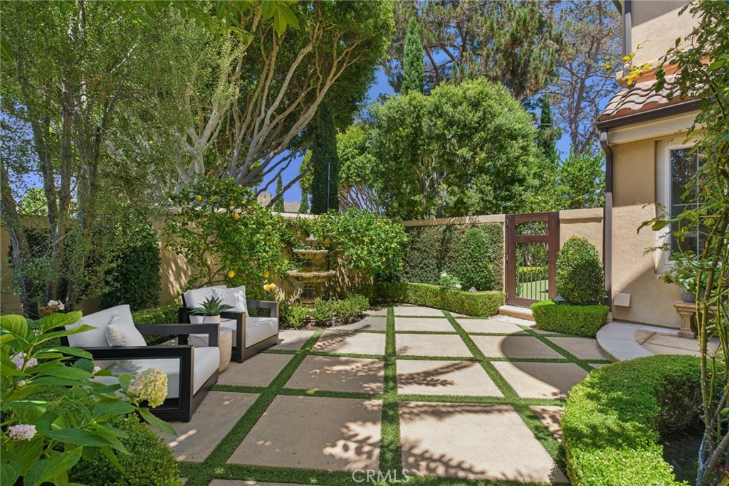 25 Lyon Property Photo 1