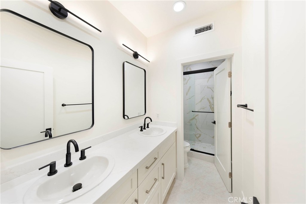 1806 Willowbluff Drive Property Photo 18