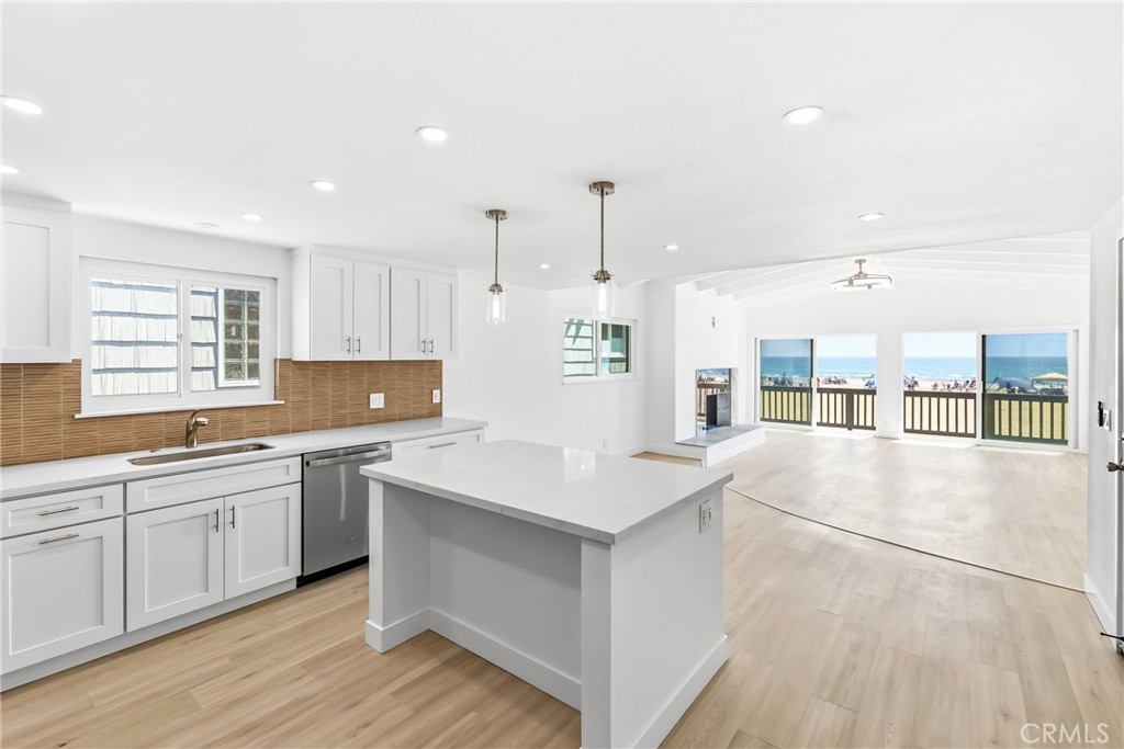 3010 W Oceanfront Upper 