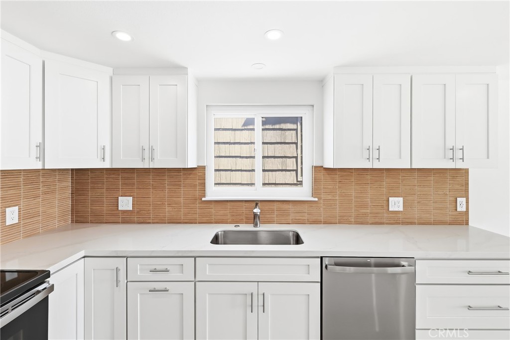 3010 W Oceanfront Upper 