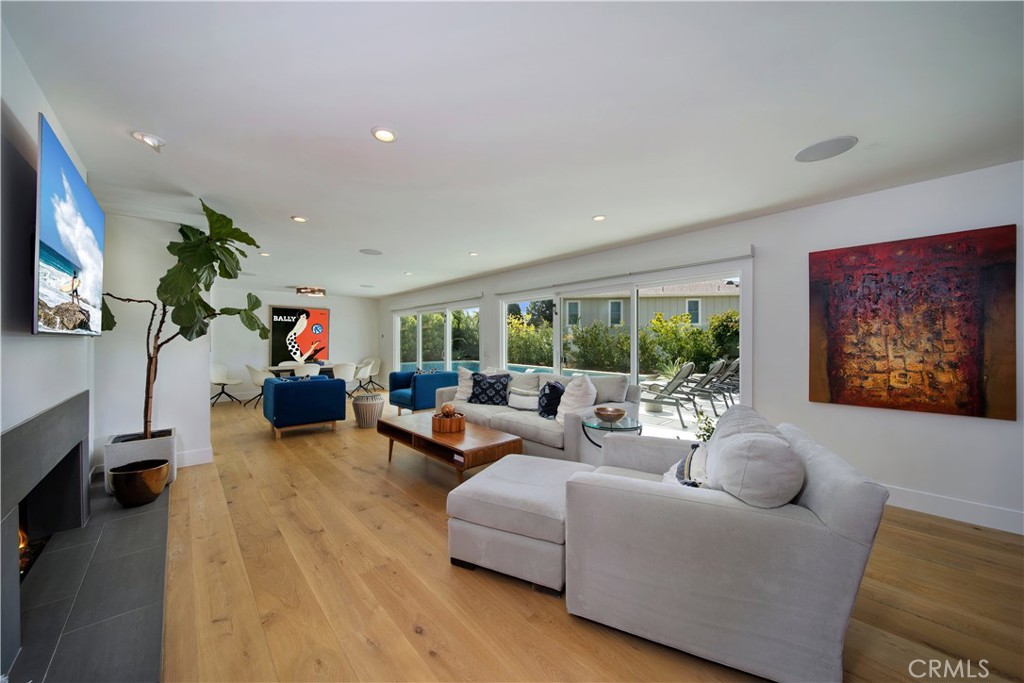 927 Bellis Street Property Photo 8