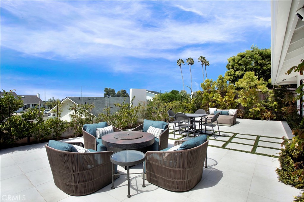 927 Bellis Street Property Photo 13