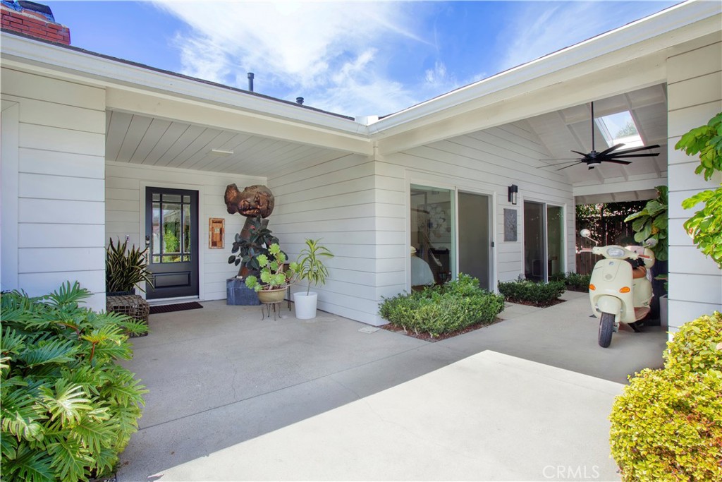 927 Bellis Street Property Photo 20