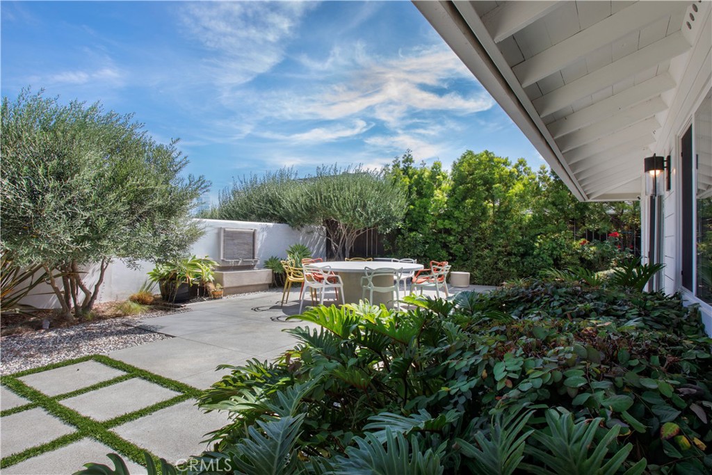 927 Bellis Street Property Photo 21