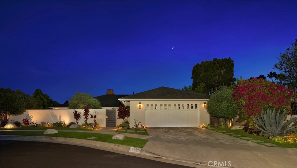 927 Bellis Street Property Photo 24