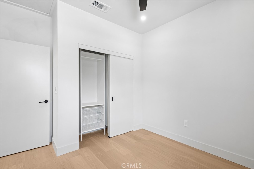 314 E 16th B Property Photo 12