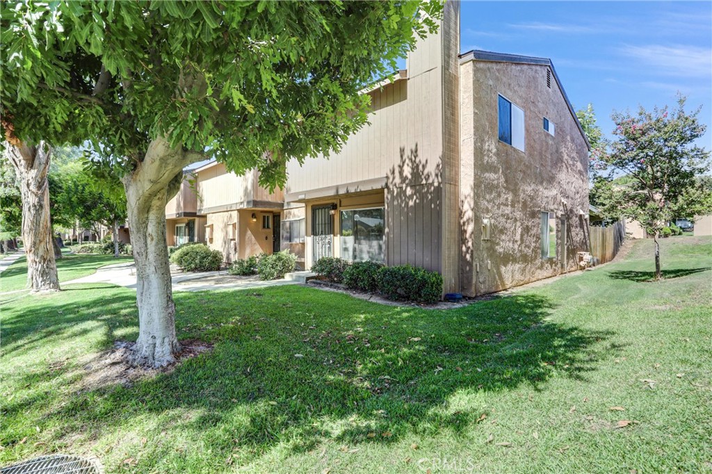 122 Tamarisk Property Photo 3