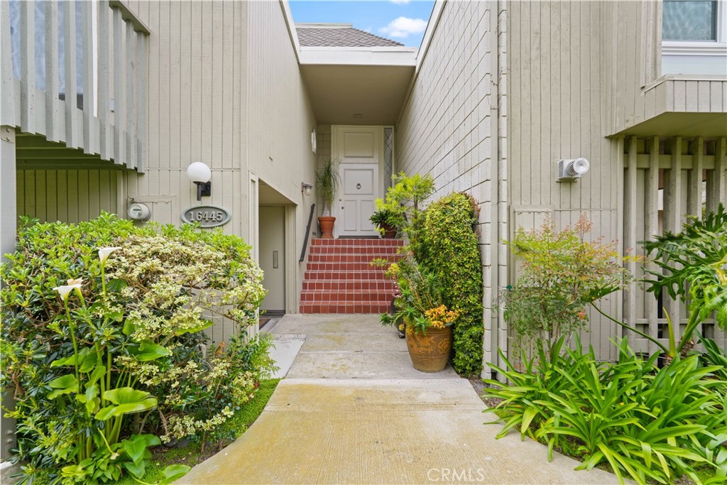 16445 Wimbledon Property Photo 1