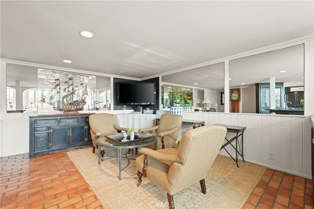 16445 Wimbledon Property Photo 5