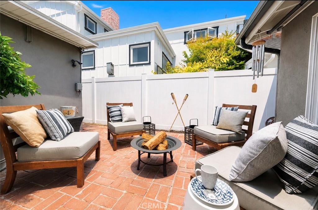 332 Lugonia Street Property Photo 12