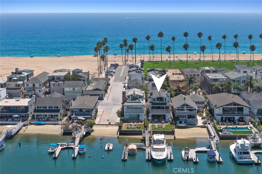 928 E Balboa Boulevard Property Photo 3