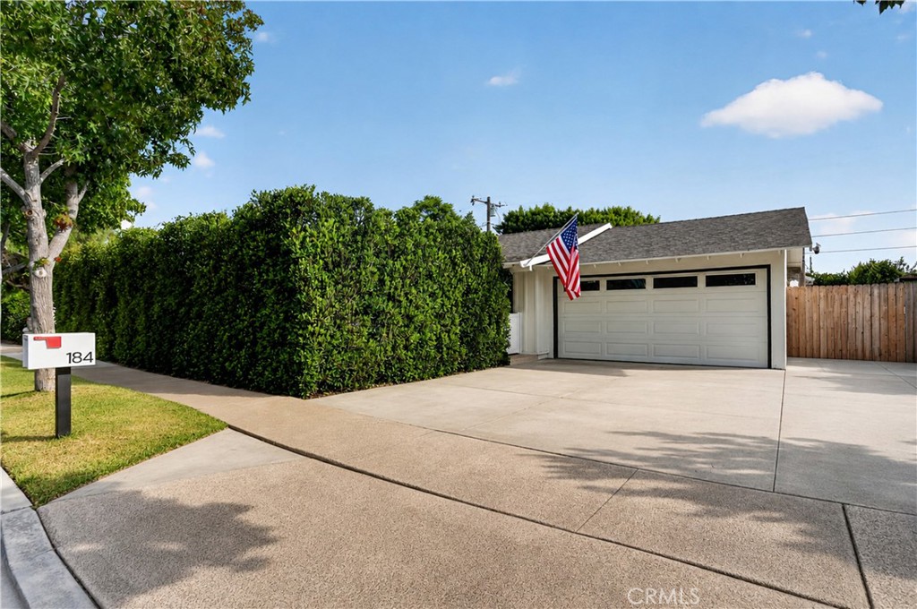 184 E Bay Property Photo 2