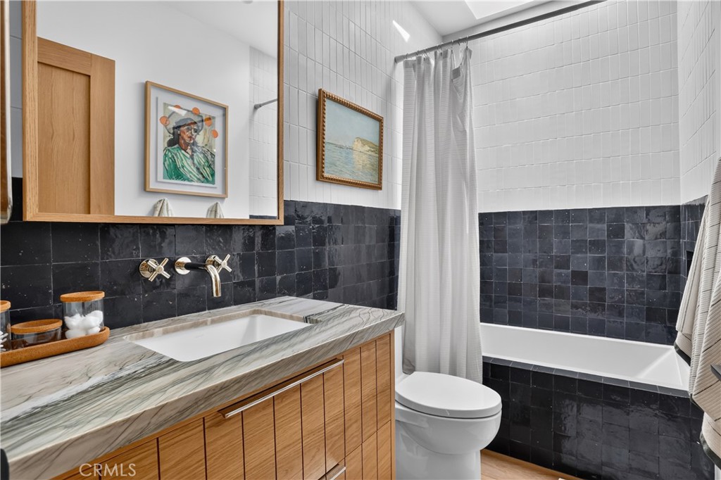 184 E Bay Property Photo 22